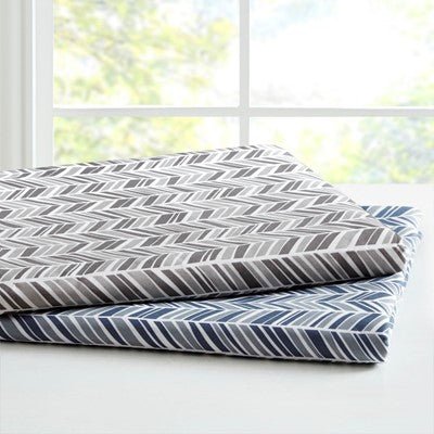 Madison Park Essentials Chevron Printed Microfiber Sheet Set in Navy, Queen MPE20-470