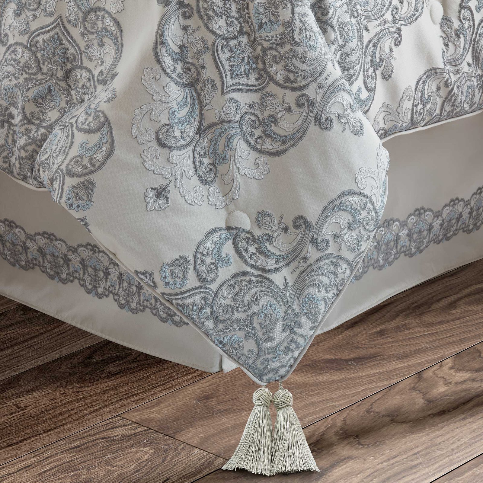 adagio-queen-4-piece-comforter-set-sterling-2