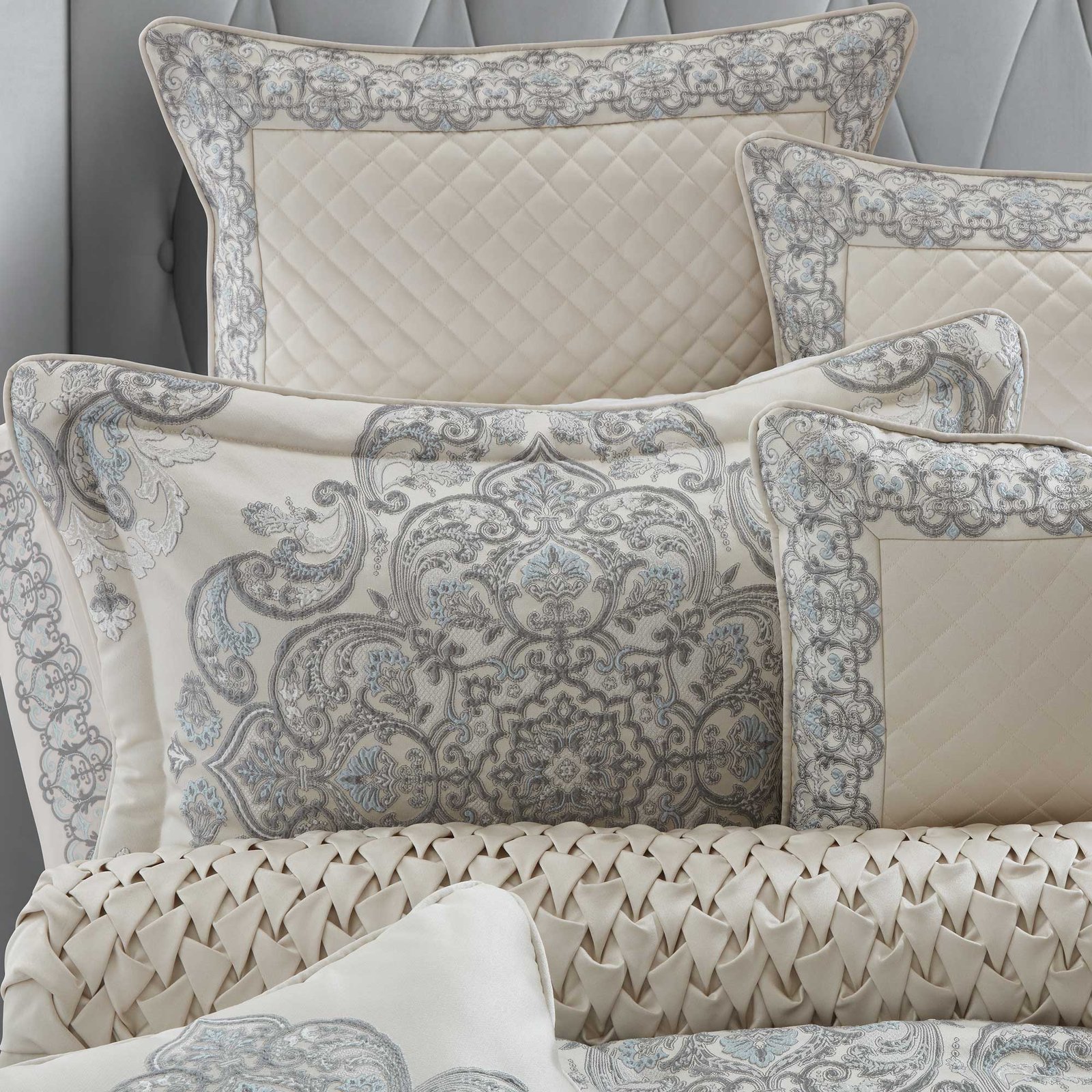 adagio-queen-4-piece-comforter-set-sterling-3