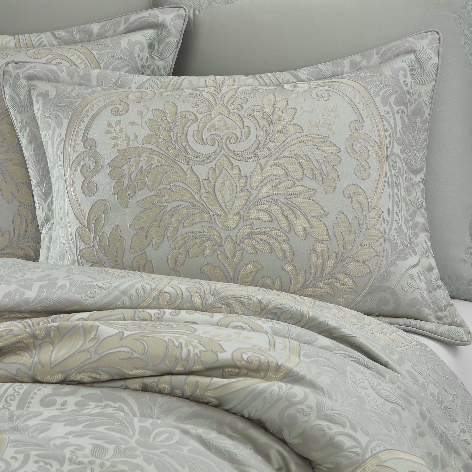 belgium-queen-4-piece-comforter-set-spa-3