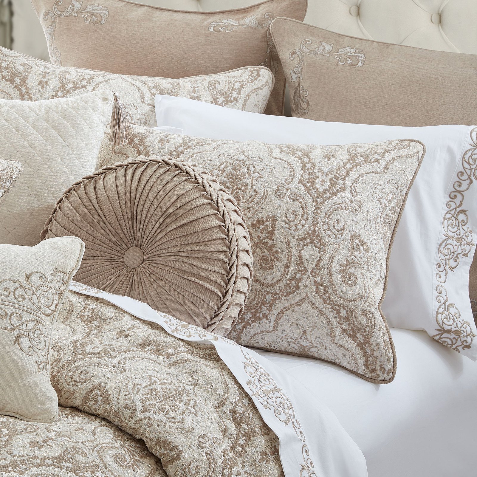 braelynn-queen-4-piece-comforter-set-2