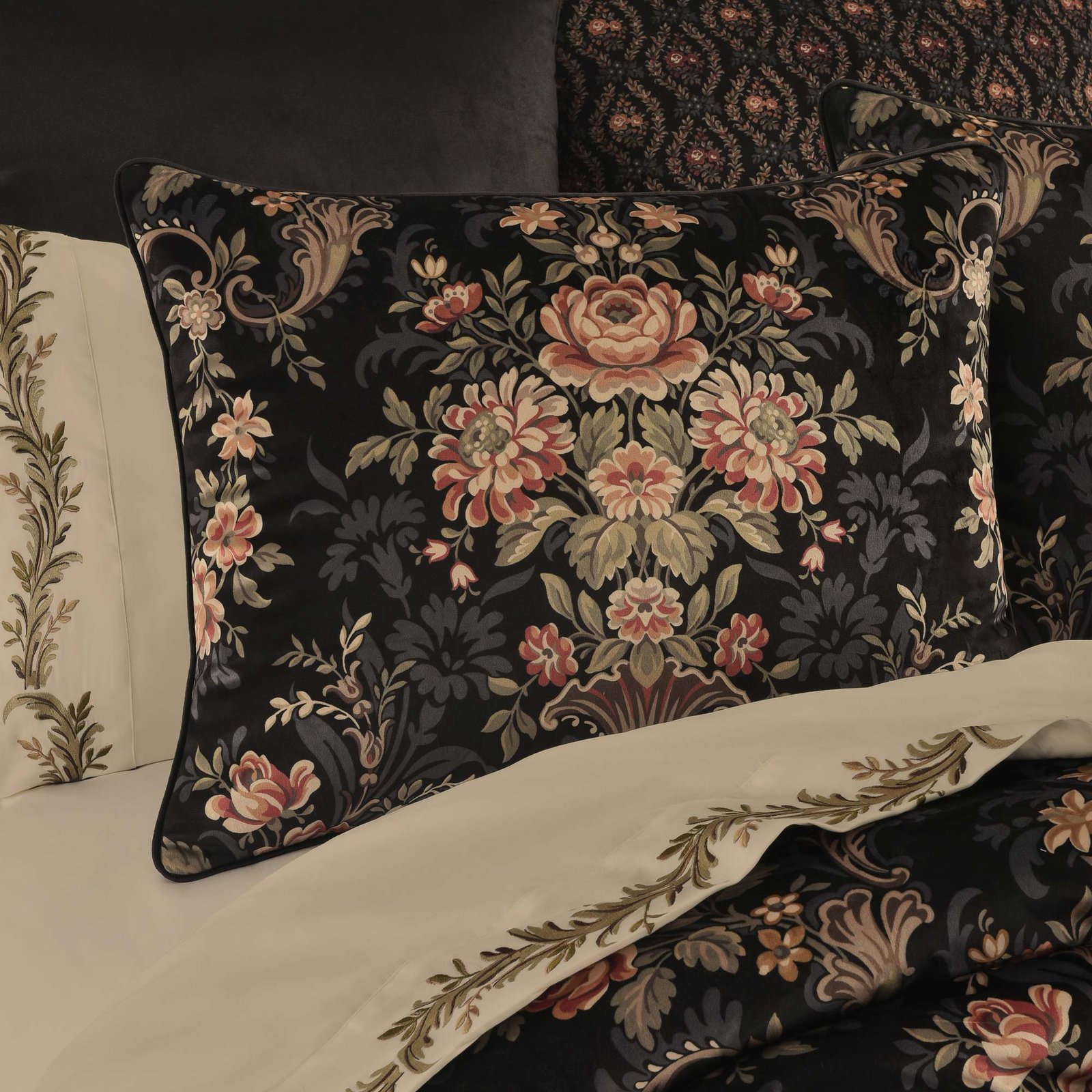 chanticleer-queen-4-piece-comforter-set-black-2