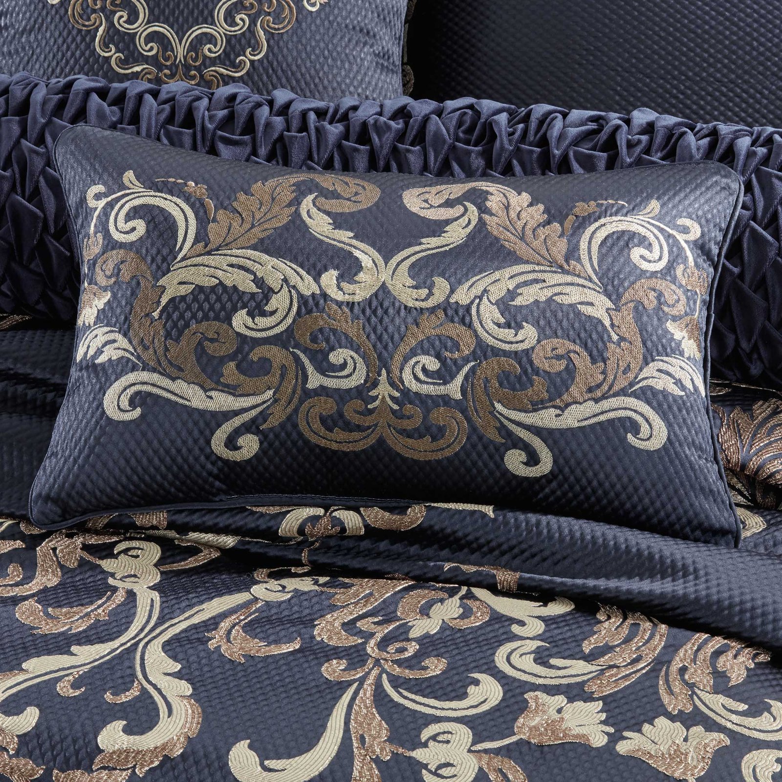 giardino-boudoir-decorative-throw-pillow-2