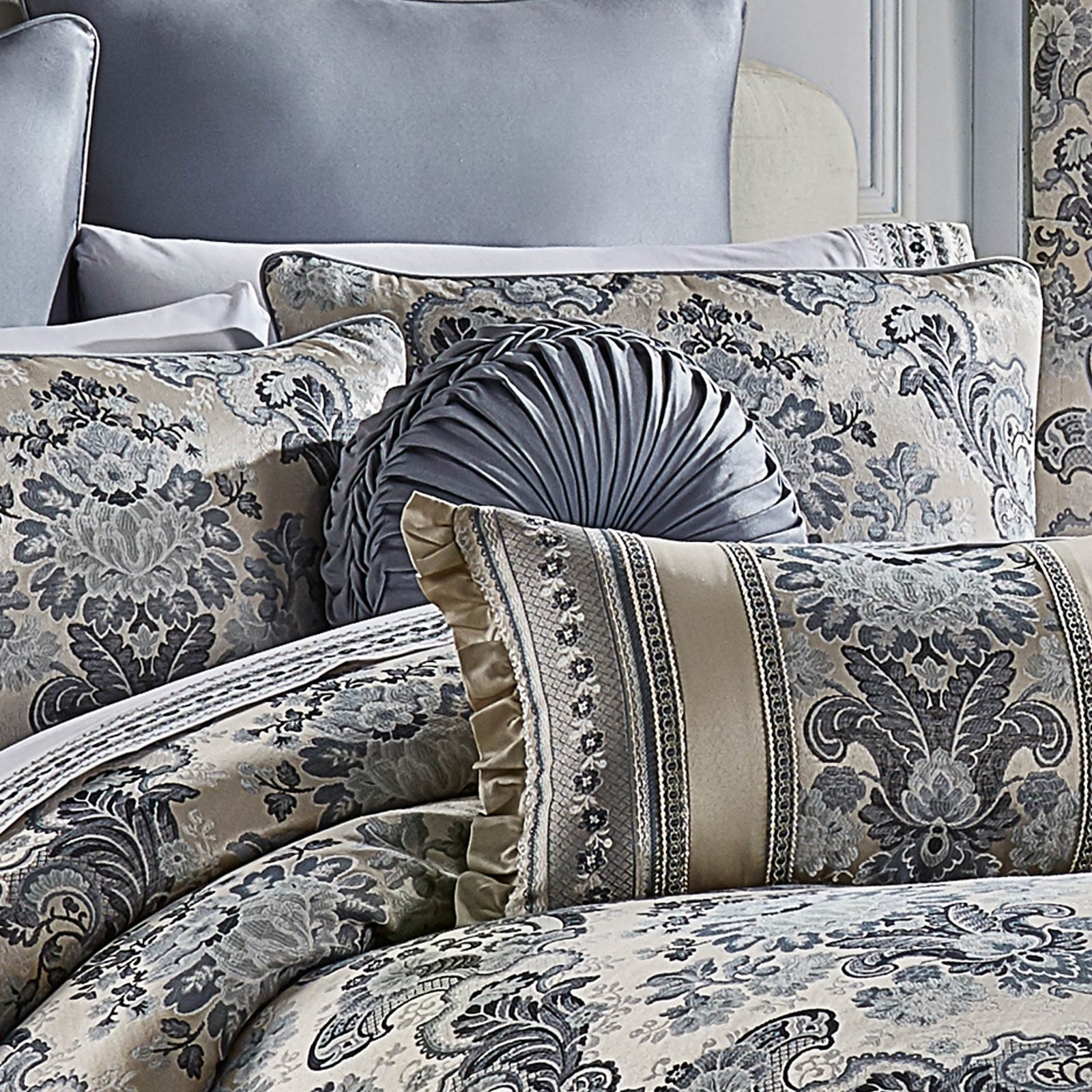 glendale-tufted-round-decorative-throw-pillow-2