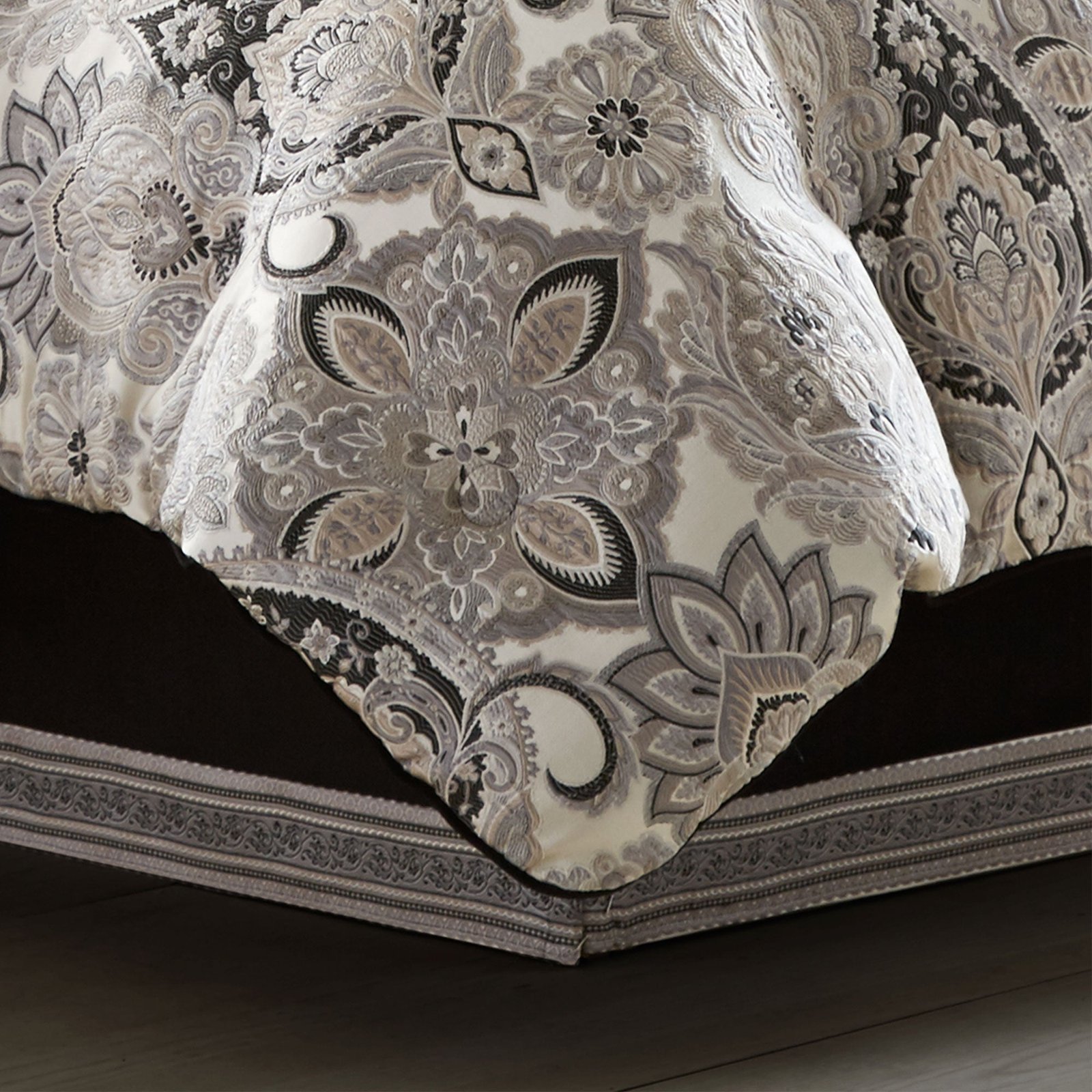 guiliana-bedskirt-upclose