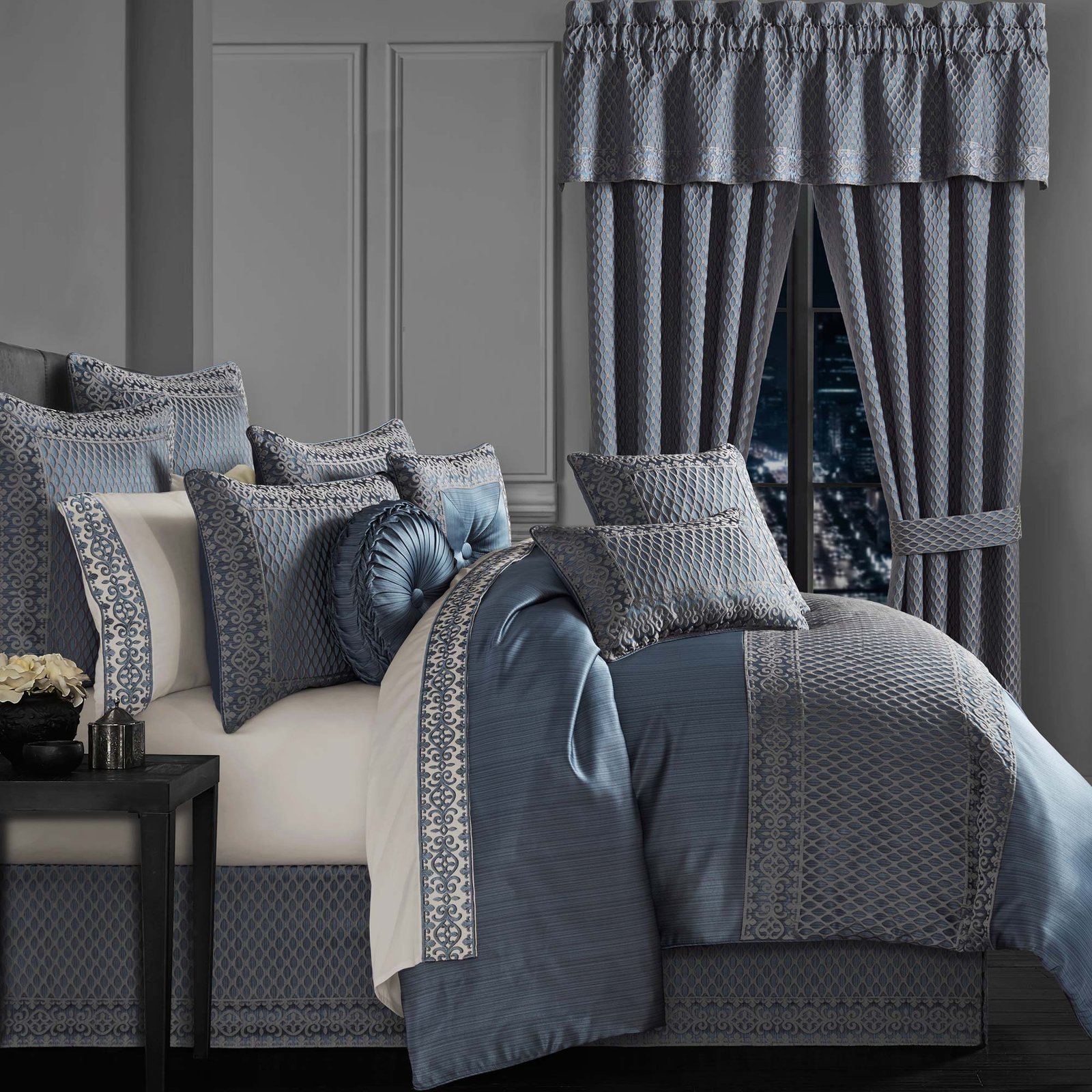 leah-queen-4-piece-comforter-set-blue