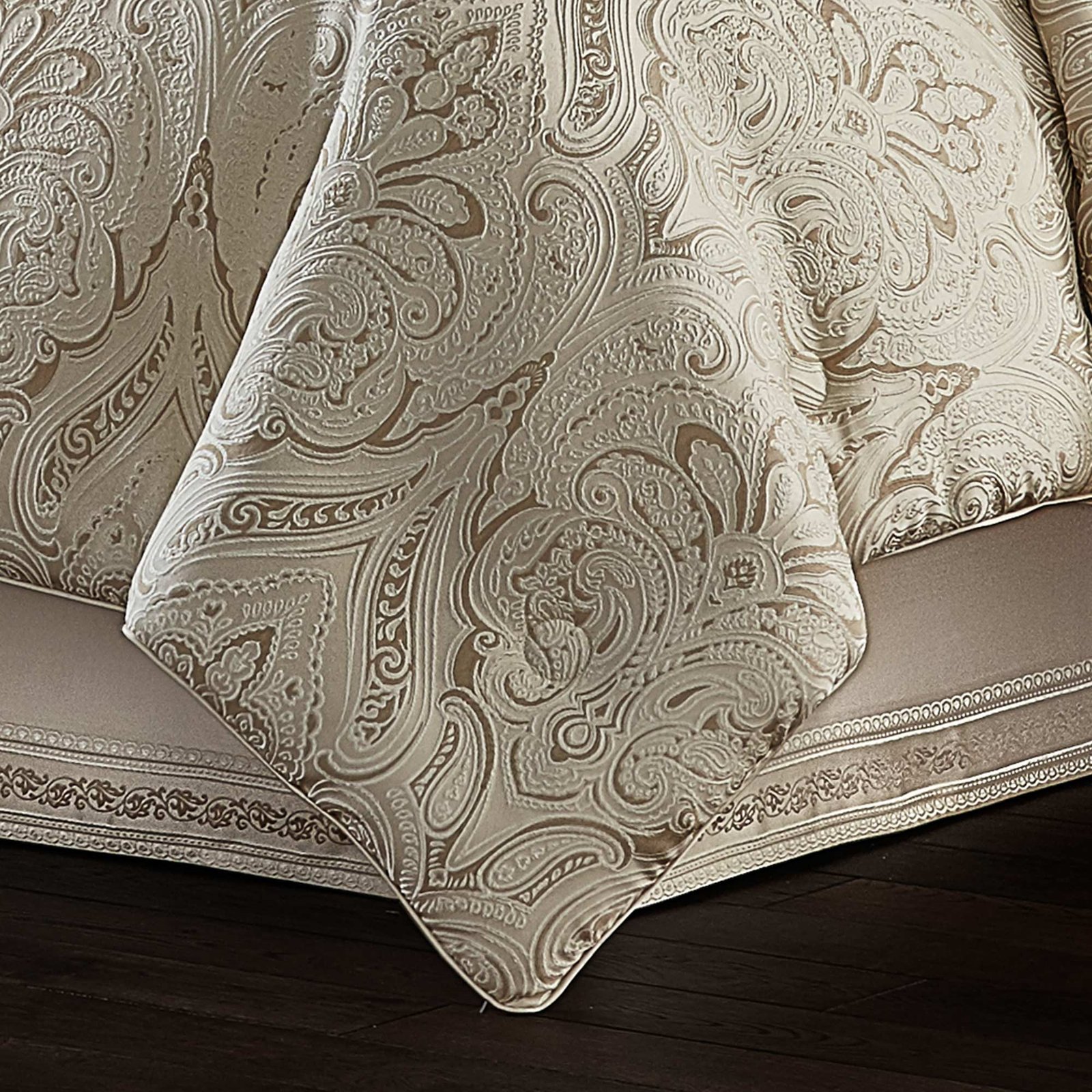 trinity-queen-4-pieces-comforter-set-3