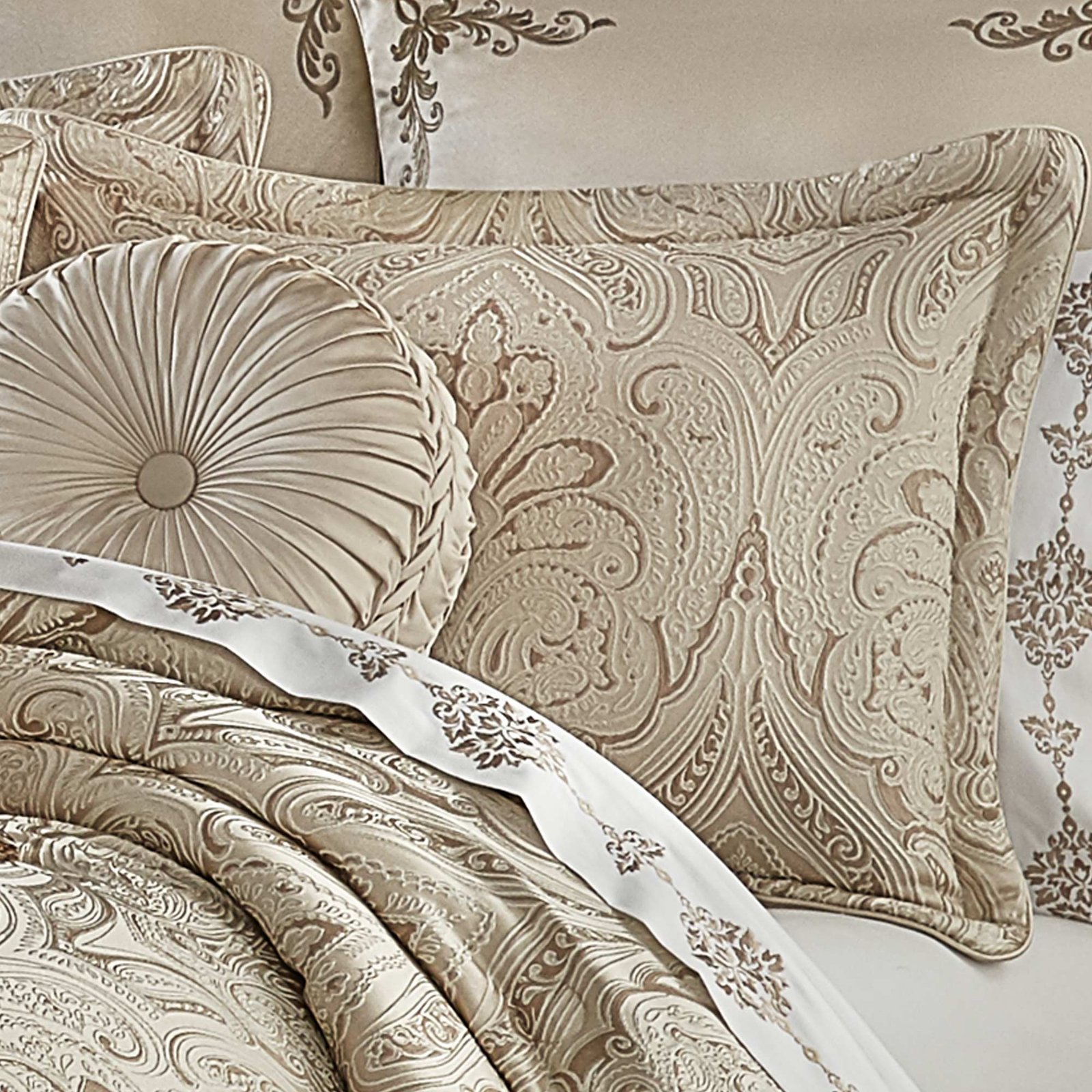 trinity-queen-4-pieces-comforter-sett-2
