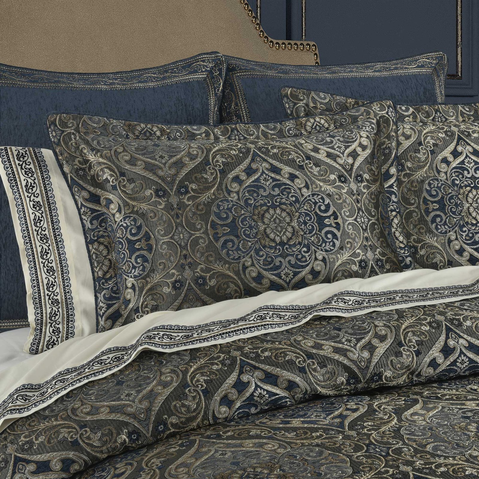 weston-queen-4-piece-comforter-set-blue-3