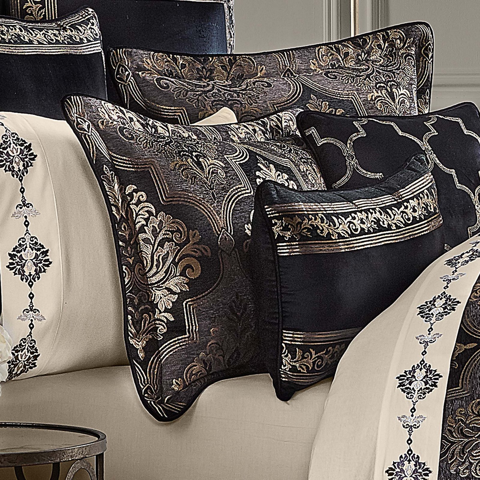 windham-king-4-pieces-comforter-set-2