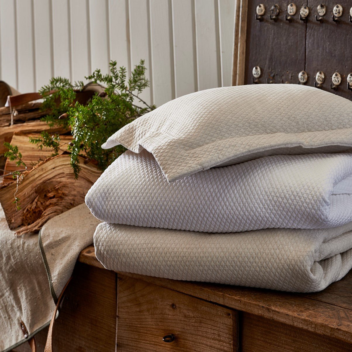 BlairWhiteandLinen_468277d5-1628-4eb7-bce4-b77209c8fbde