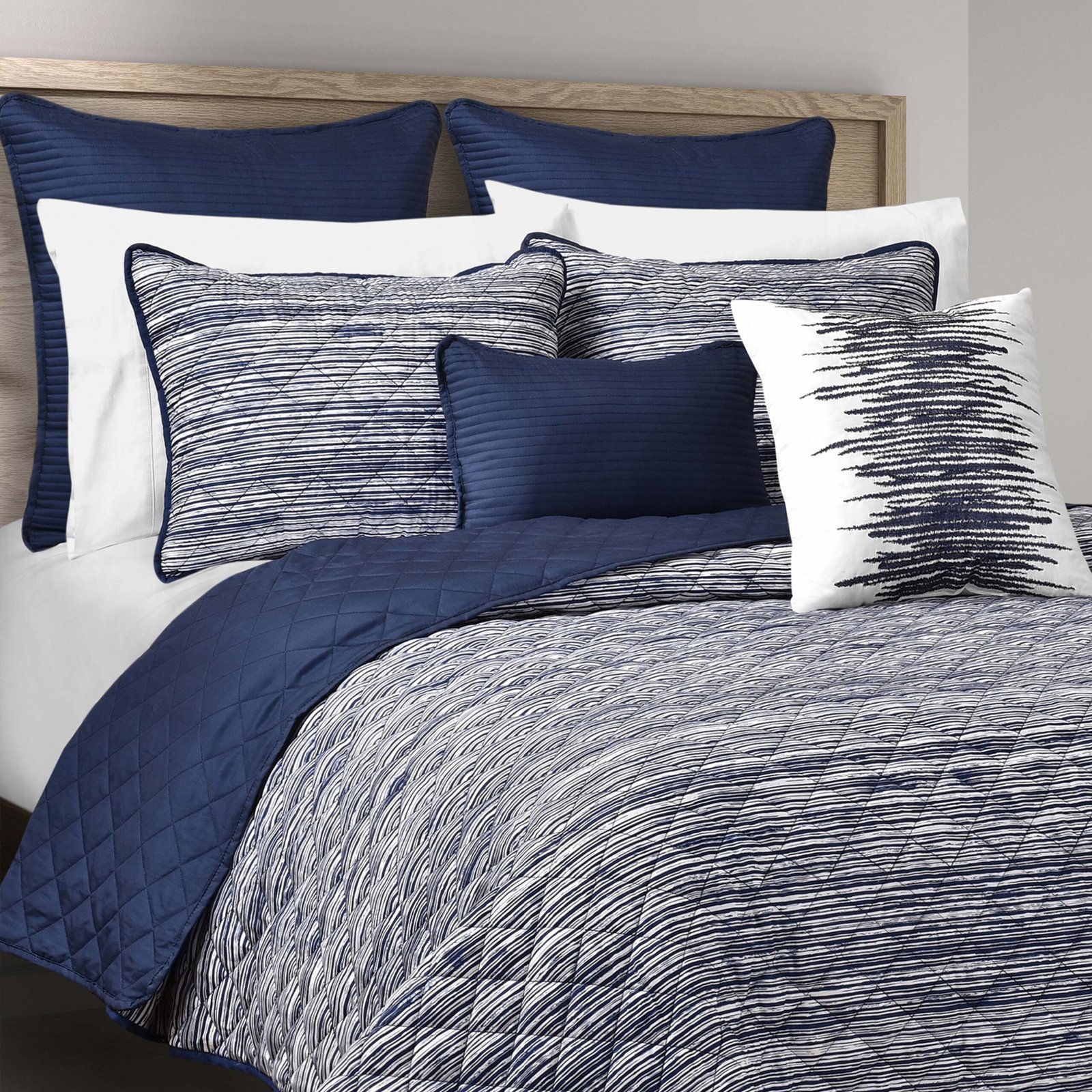 DaltonNavy3PieceQuiltSet-3