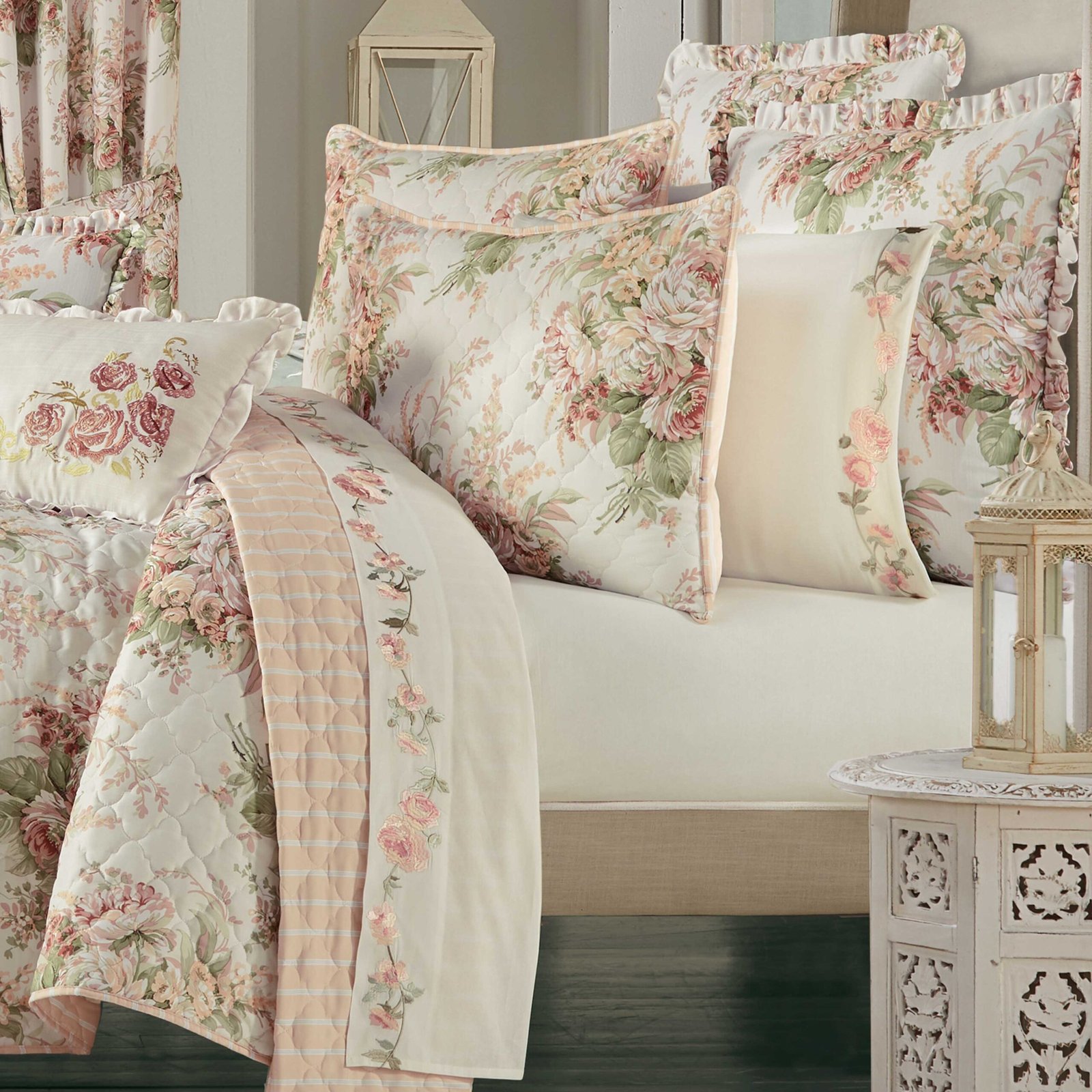 EstelleCoral3-PieceQuiltSet1