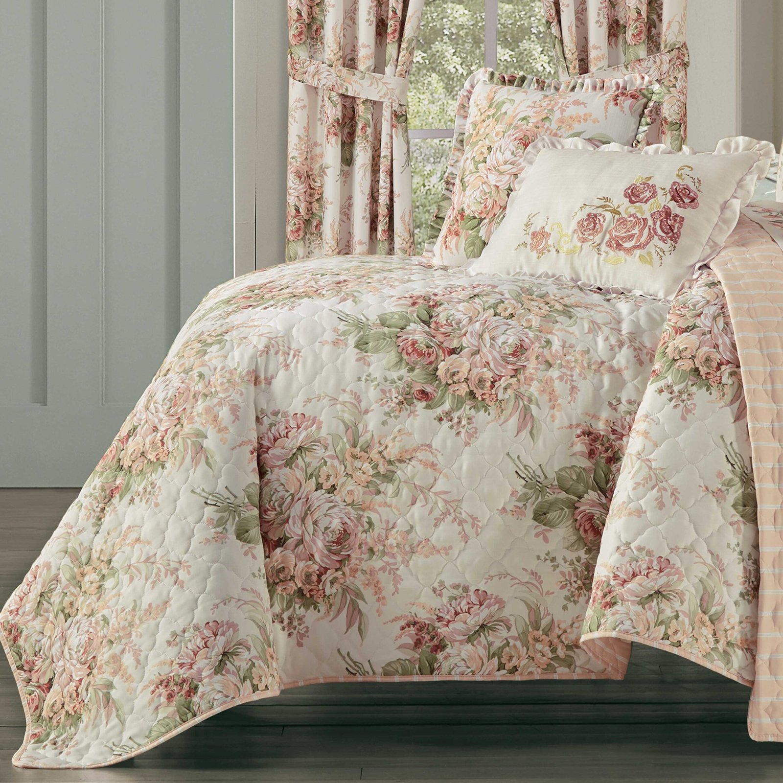 EstelleCoral3-PieceQuiltSet2