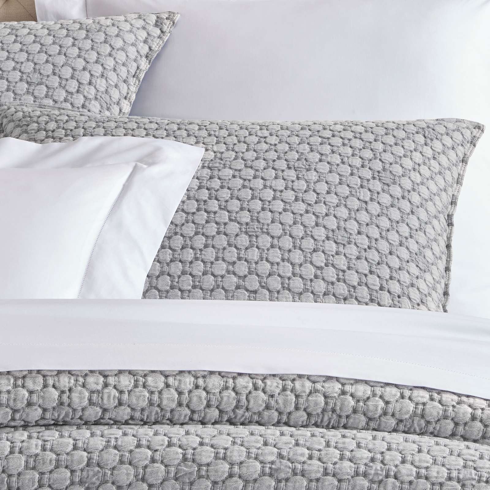LodiBlackWhiteMatelasseSham_LU959_product_list